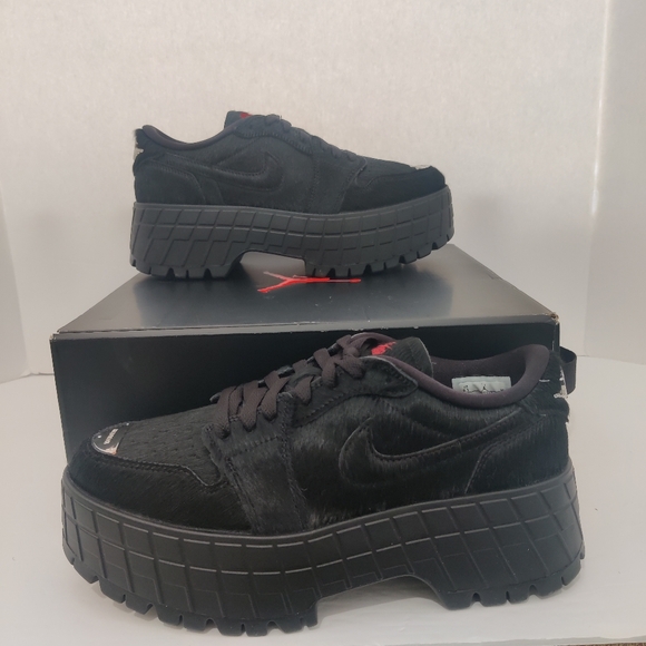 Nike Air Jordan 1 Brooklyn Low Black Women's 9.5 US (IB7210-006) - Picture 1 of 12